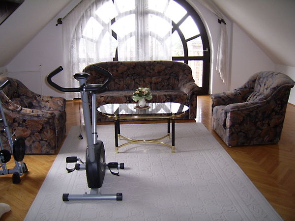 //pic01.ingatlannet.hu/ingatlan/2011/3/9/855261-10.jpg