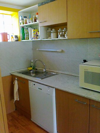 //pic01.ingatlannet.hu/ingatlan/2011/9/9/1180673-21.jpg