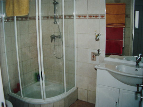 //pic01.ingatlannet.hu/ingatlan/2012/9/14/1270632-8.jpg