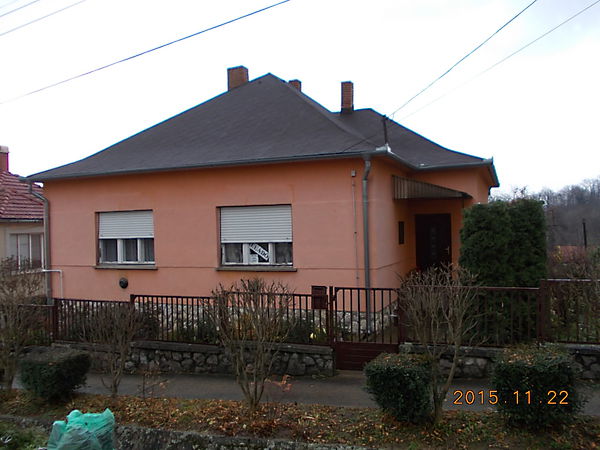Eladó ház Hőgyész 1. kép