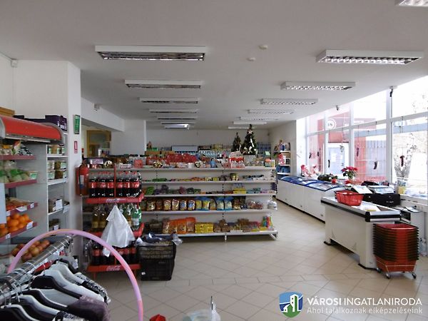 //pic01.ingatlannet.hu/ingatlan/2017/12/14/4744966-3.jpg