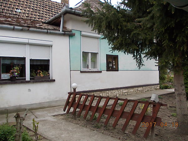 Eladó ház Felsőnyék 2. kép