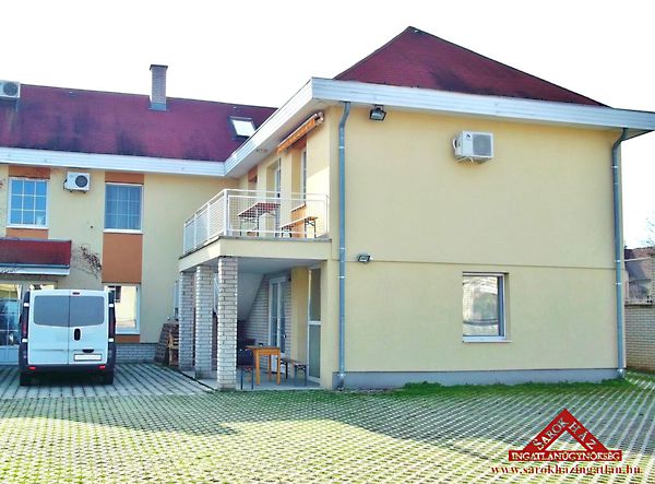 Eladó ház Győr, Ménfőcsanak 1. kép