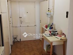 Eladó lakás Pécs 2. kép