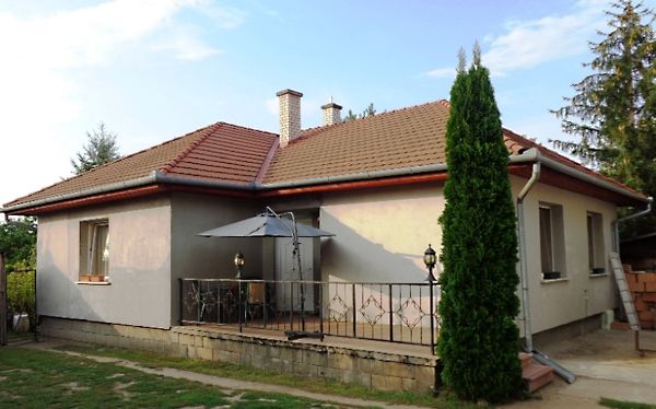 Eladó ház Győr, Ménfőcsanak 1. kép