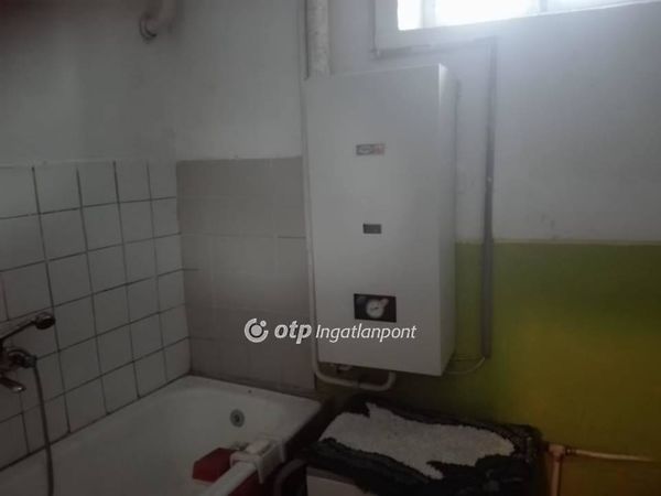 //pic01.ingatlannet.hu/ingatlan/2019/1/12/5183206-10.jpg