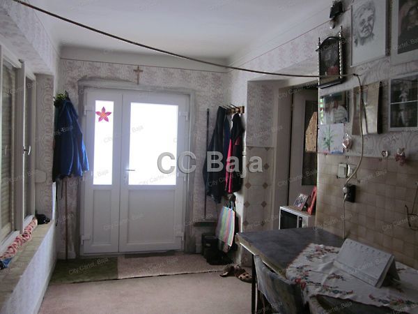 Eladó ház Felsőszentiván 2. kép