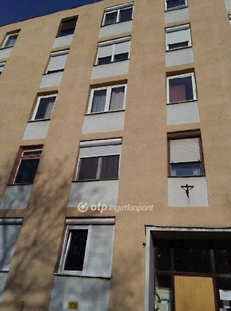 //pic01.ingatlannet.hu/ingatlan/2019/1/22/5192707-17.jpg
