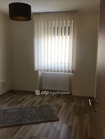 Eladó lakás Győr 20. kép