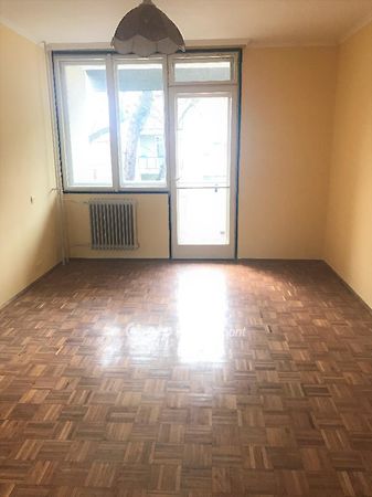 Eladó lakás Győr 1. kép