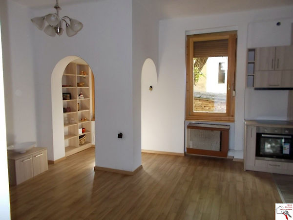 Kiadó lakás Pécs 6. kép