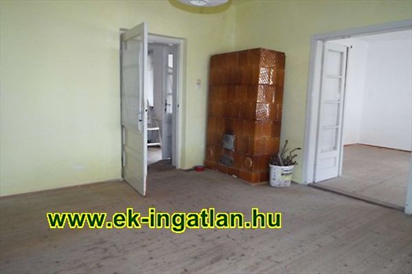 Eladó ház Adony 1. kép