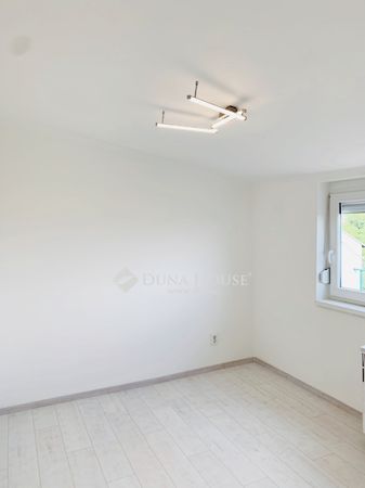 Eladó lakás Pécs 5. kép