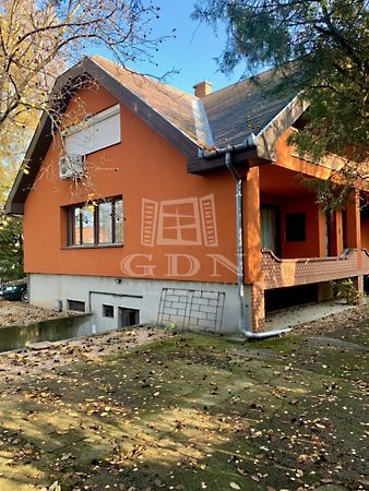 Eladó lakás Törökbálint 1. kép