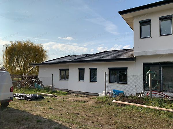 Eladó ház Nagytarcsa 2. kép