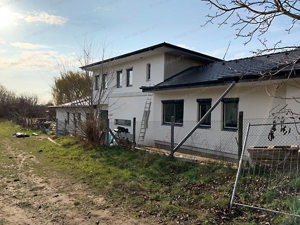 Eladó ház Nagytarcsa 3. kép