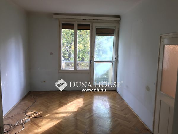 Eladó lakás Pécs 3. kép