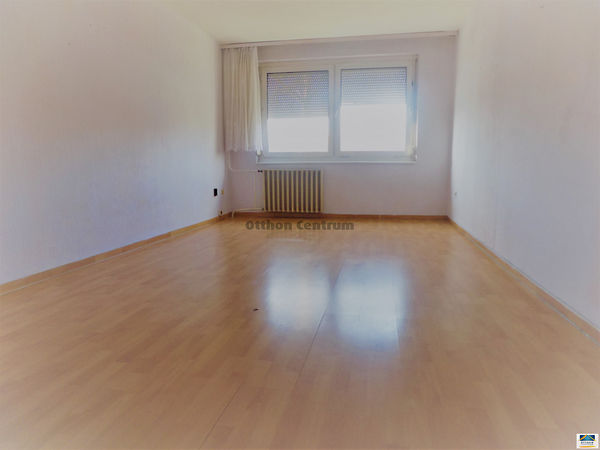 Eladó lakás Győr 1. kép