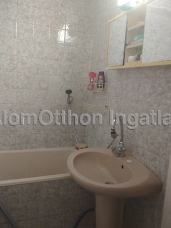 Eladó lakás Dunaújváros, Belváros 8. kép
