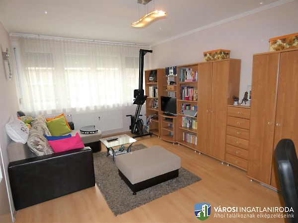 Eladó lakás Szeged, Belváros 1. kép