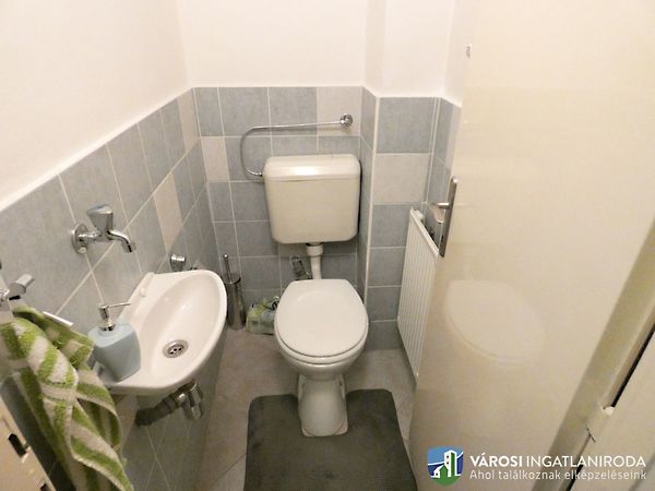 Eladó lakás Szeged, Belváros 8. kép