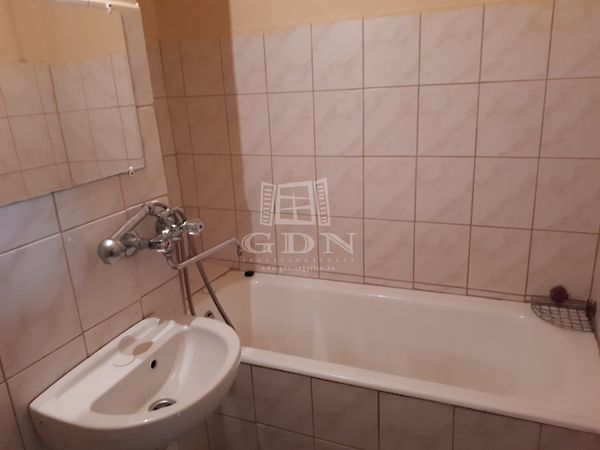 Eladó lakás Szolnok 7. kép