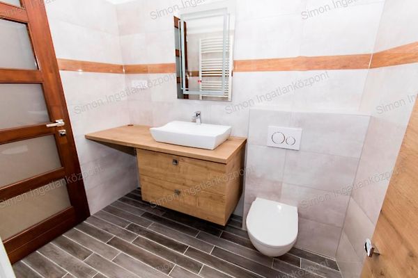 Kiadó lakás Kecskemét, Belváros 6. kép