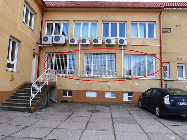 Kiadó üzleti Székesfehérvár, Belváros 1. kép