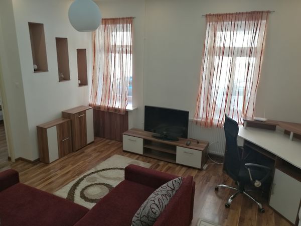 Kiadó lakás Pécs 2. kép
