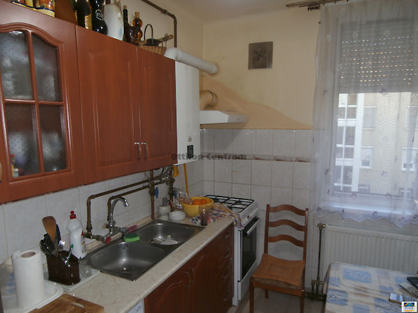 Eladó lakás Szolnok 3. kép