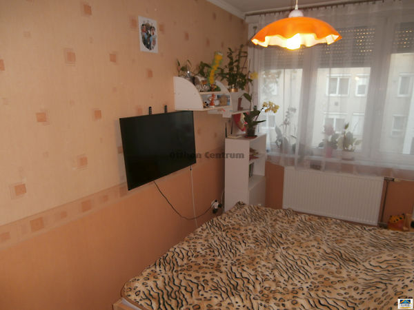 Eladó lakás Szolnok 6. kép