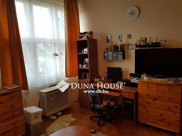 Eladó lakás Székesfehérvár 1. kép