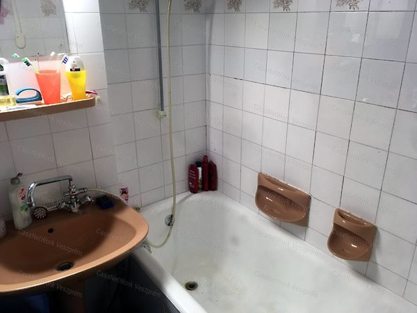 Eladó lakás Veszprém 4. kép