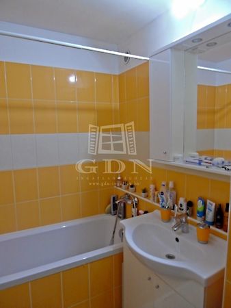 Eladó lakás Veszprém 9. kép
