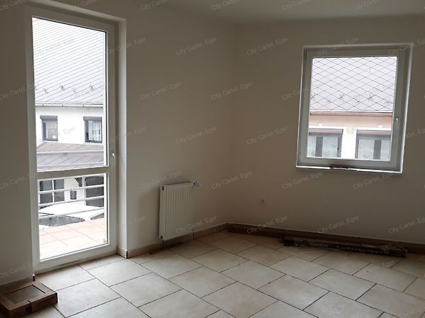 Eladó lakás Eger, Belváros 2. kép