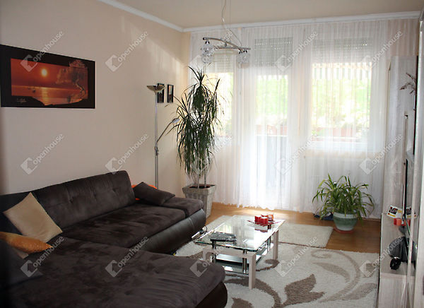 Eladó lakás Szombathely 1. kép