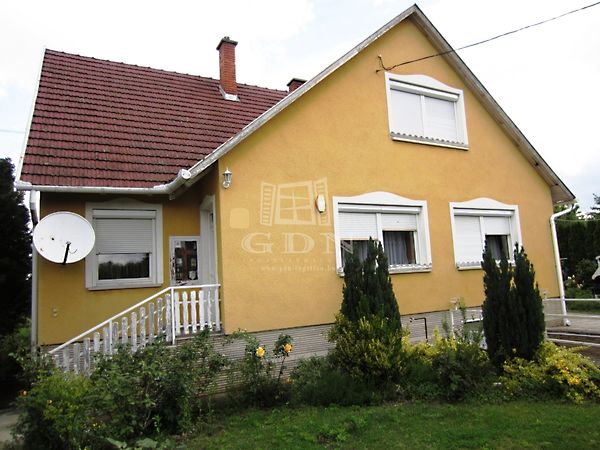 Eladó ház Győr 1. kép