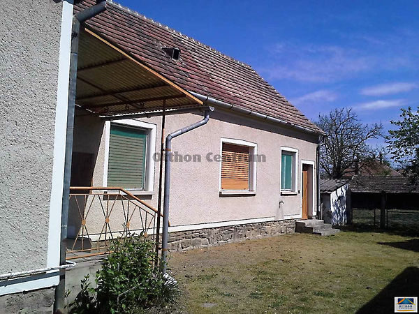 Eladó ház Mesterháza 2. kép
