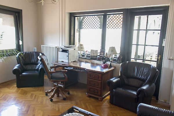 Eladó lakás Veszprém 1. kép