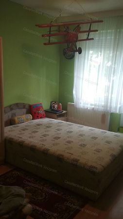 Eladó lakás Veszprém 7. kép
