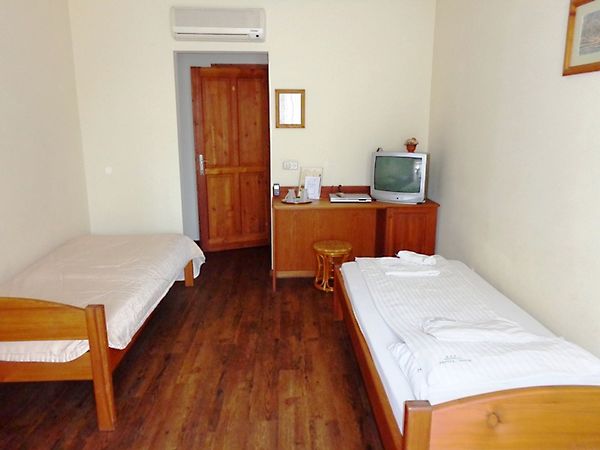 Kiadó üzleti Győr, Sziget 8. kép