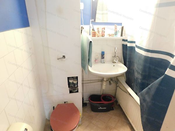 Eladó lakás Veszprém 13. kép