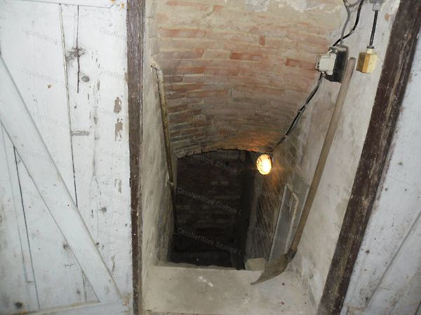 Eladó lakás Szolnok 28. kép