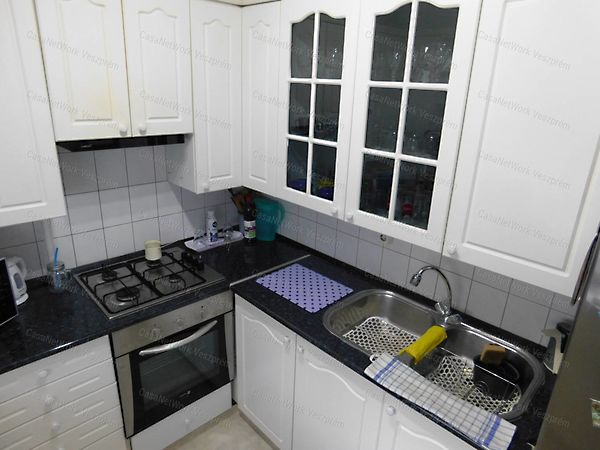 Eladó lakás Veszprém 7. kép