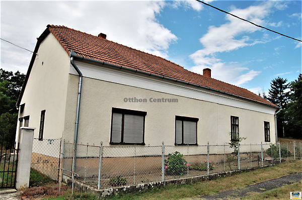 Eladó ház Árpás 1. kép