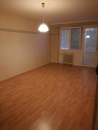 Eladó lakás Dunaújváros 2. kép