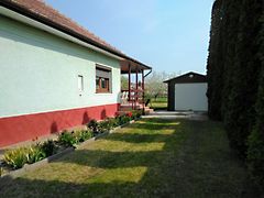 Eladó ház Dány 2. kép