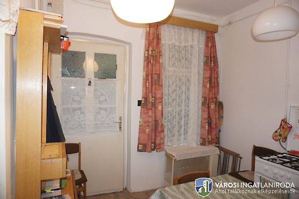 Eladó lakás Szeged, Belváros 8. kép