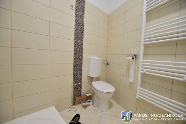 Kiadó lakás Pécs, Belváros 14. kép