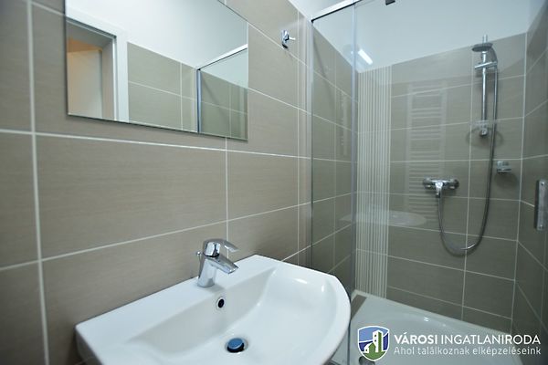 Kiadó lakás Pécs, Belváros 15. kép
